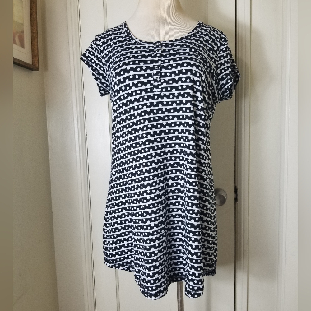 FABULOUS black white short sleeve snap front nightgown XL